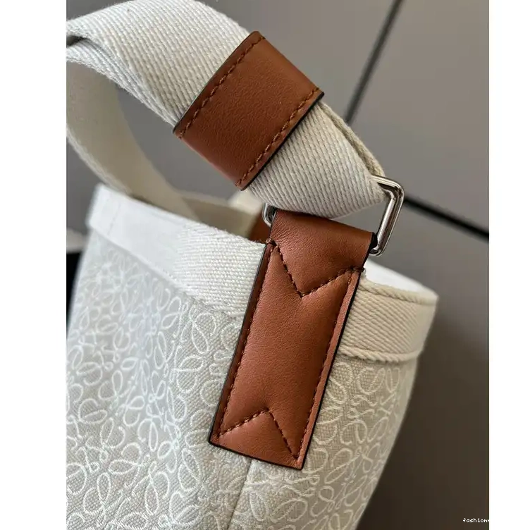 Fashionrepsfam ru 2210YA0047 Loewe Bag 0809